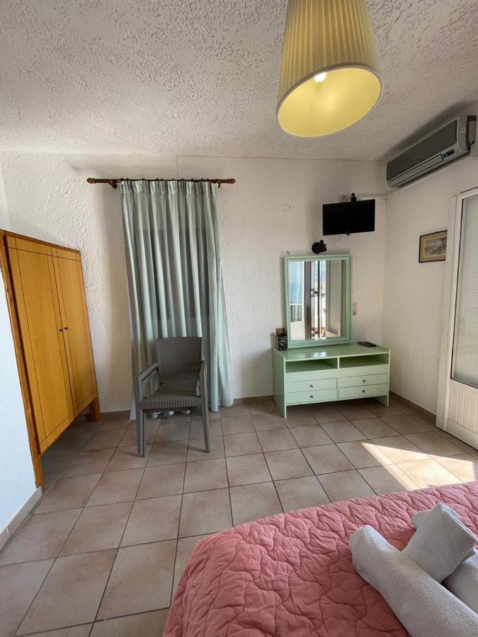 Yannis Apartments บาร์บาตี ภายนอก รูปภาพ