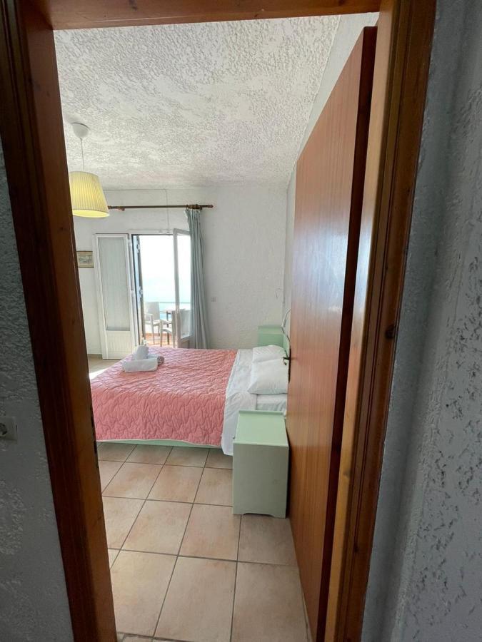 Yannis Apartments บาร์บาตี ภายนอก รูปภาพ
